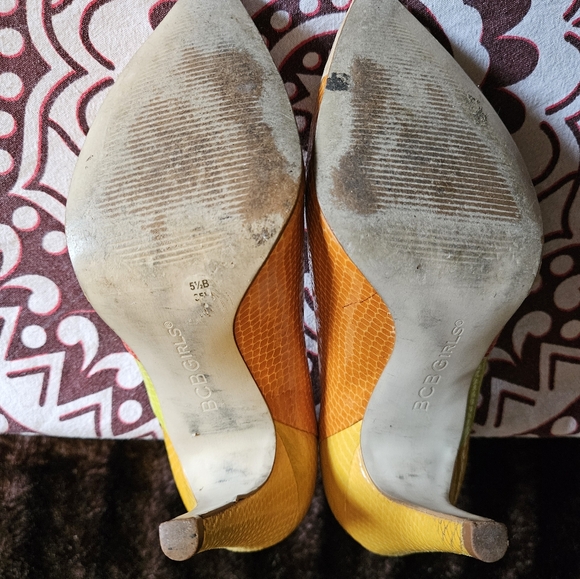 BCBGgirls VINTAGE 2003 size 5.5 heels - Picture 9 of 10